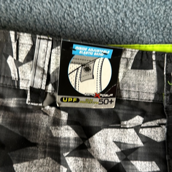 ZeroXposure Boys Swim Trunks NWT Size XL (18/20) - Picture 2 of 5